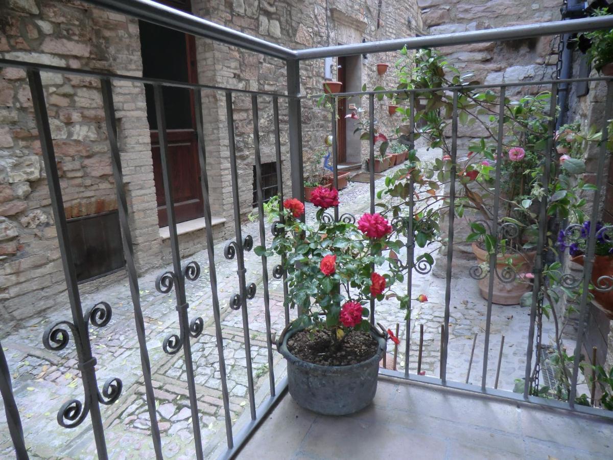 La Corta Di Spello Camere Exterior photo